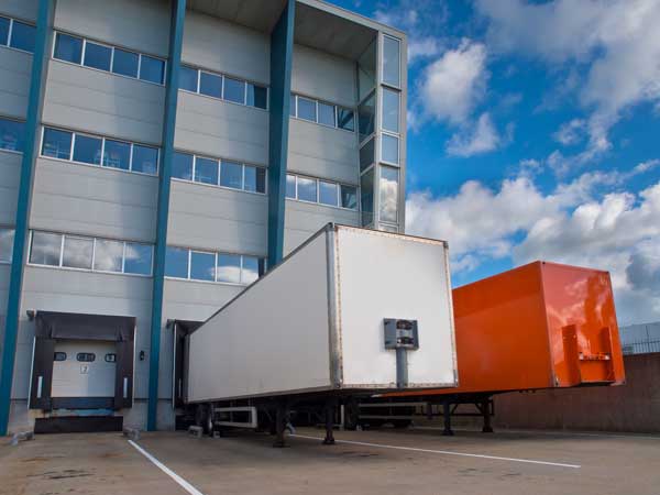 trucking companies with containers trailers